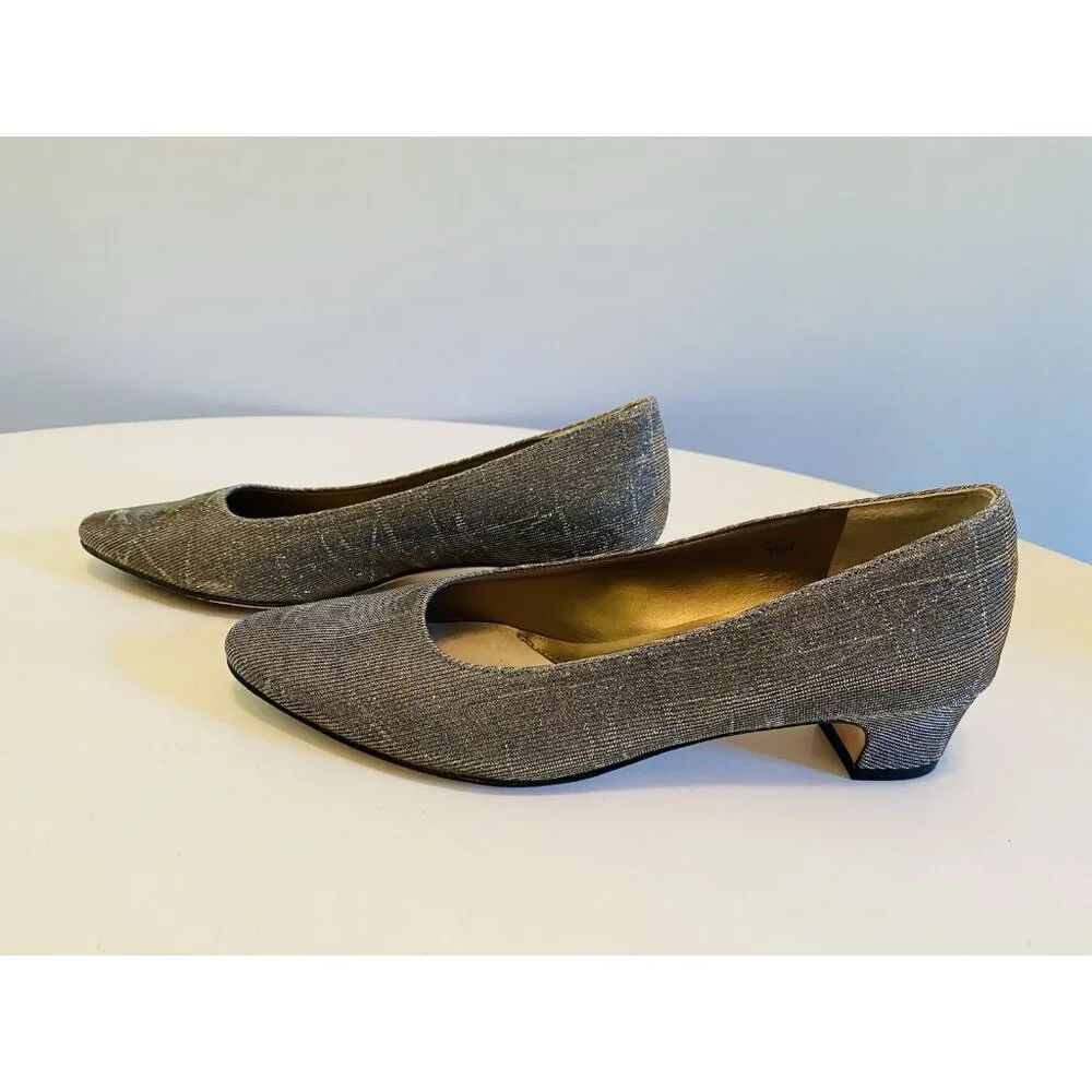 NIB Vaneli Astyr Platinum Nizza Women's 7.5 N Almond Toe Pumps Shoes